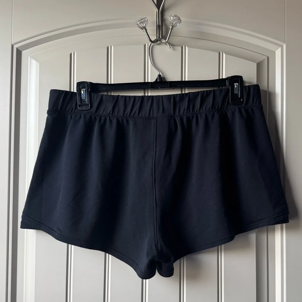 Black Under Armour shorts (XL) - Picture 3 of 6